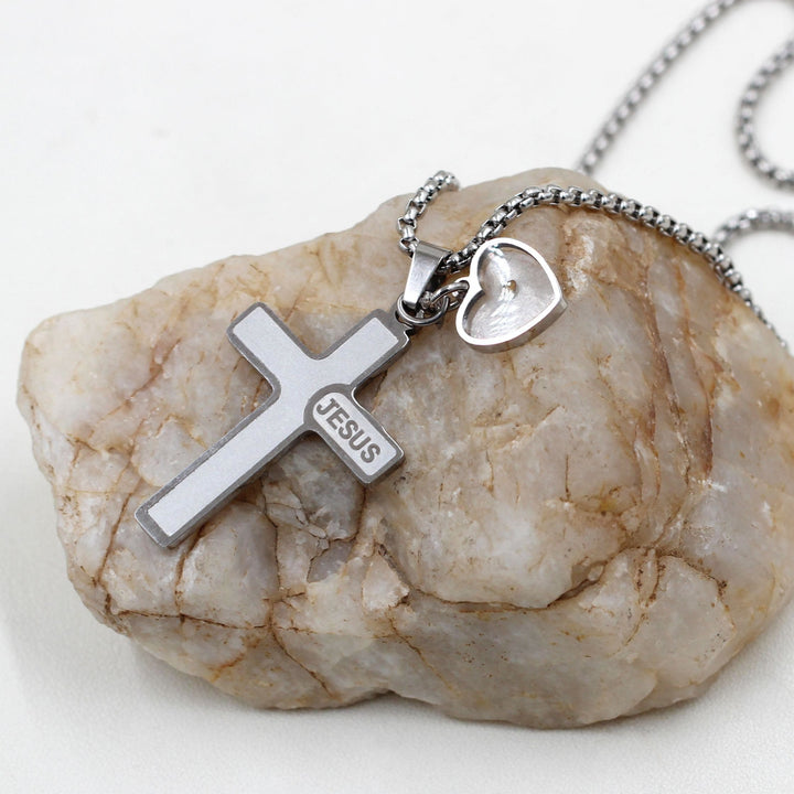 Christianartworkshop Collana con croce in grani di senape incisa con l'immagine di Gesù: simbolo dell'amore di Cristo e della forza della fede. - image 6