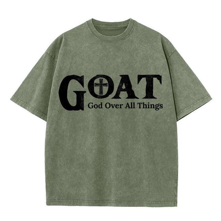 Christianartworkshop T-shirt unisex lavata con scritta "GOAT God Over All Things" (Capra, Dio sopra ogni cosa). - Verde militare - 5XL - image 3