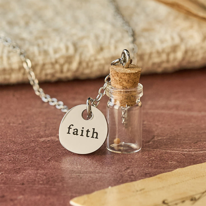 Christianartworkshop Collana con targhetta "Faith" a forma di bottiglia di semi di senape: un simbolo di piccola fede e grande potere. - Semi di senape in bottiglia - image 0