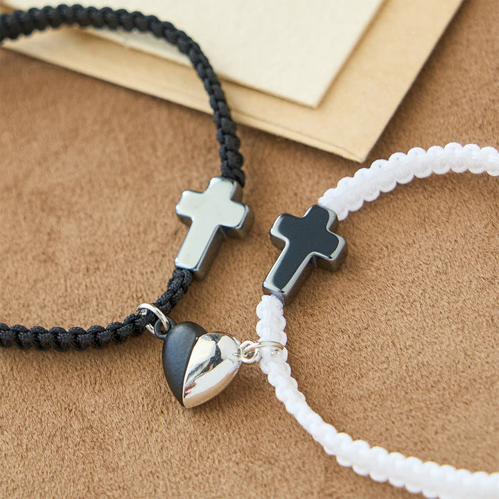 Christianartworkshop Set di braccialetti magnetici con cuore e croce: simbolo di unione sacra e amore duraturo. - Bianco + Nero - image 6