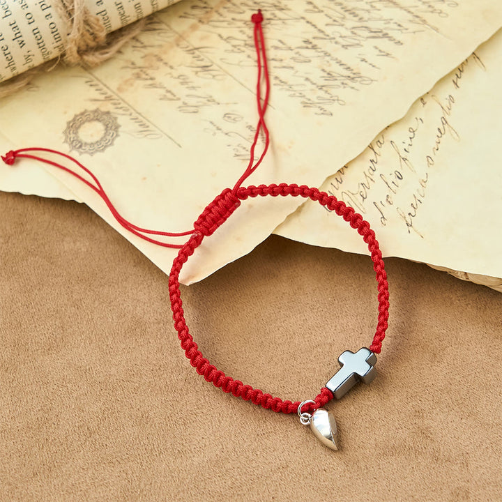 Christianartworkshop Set di braccialetti magnetici con cuore e croce: simbolo di unione sacra e amore duraturo. - image 2