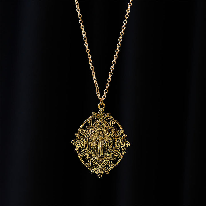 Christianartworkshop Collana con medaglione della Madonna in filigrana: simbolo di grazia materna e protezione. - image 2