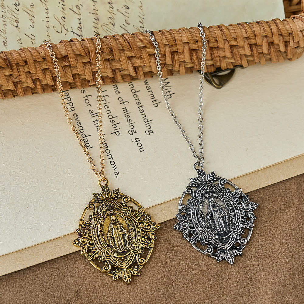 Christianartworkshop Collana con medaglione della Madonna in filigrana: simbolo di grazia materna e protezione. - image 1