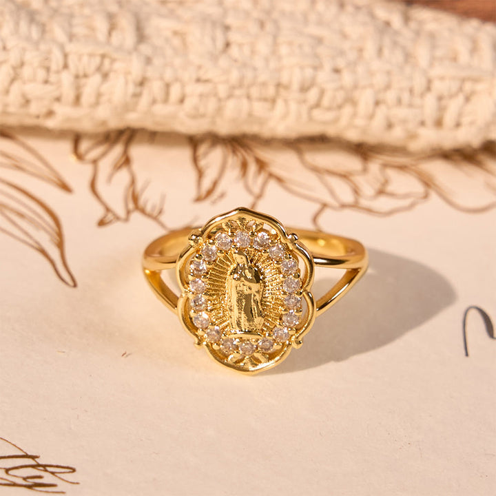 Christianartworkshop Anello della Madonna in filigrana dorata e finemente lavorato: un connubio di eleganza e grazia spirituale. - image 1