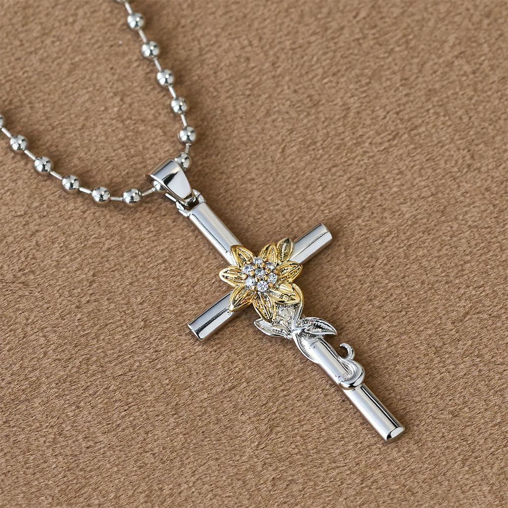 Christianartworkshop Collana con ciondolo a croce color argento con dettagli floreali e foglie dorati - Croce e fiore - image 0