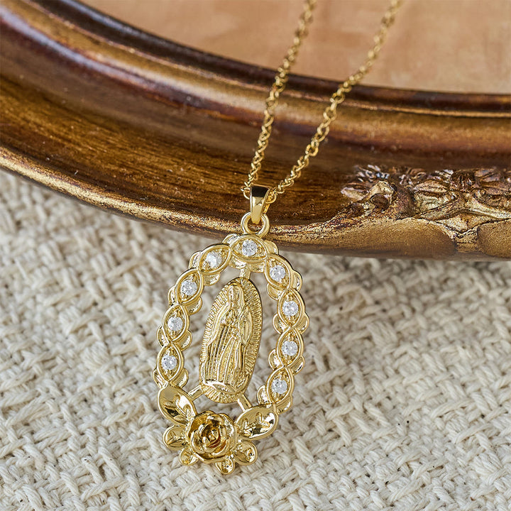 Christianartworkshop Collana con ghirlanda floreale e zirconi della Madonna: simbolo di sacra grazia e protezione. - image 3