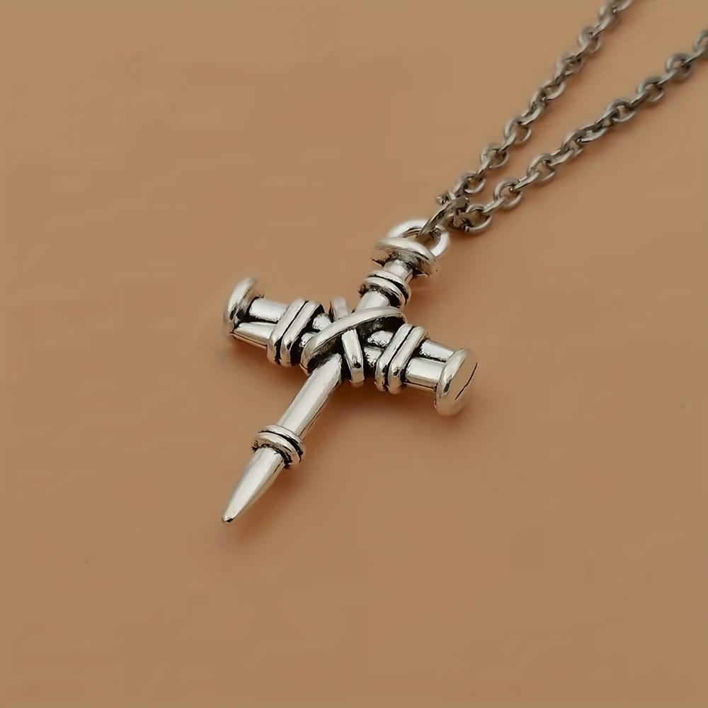 Christianartworkshop Collana con croce a chiodi: simbolo di forza sacra e redenzione - image 1