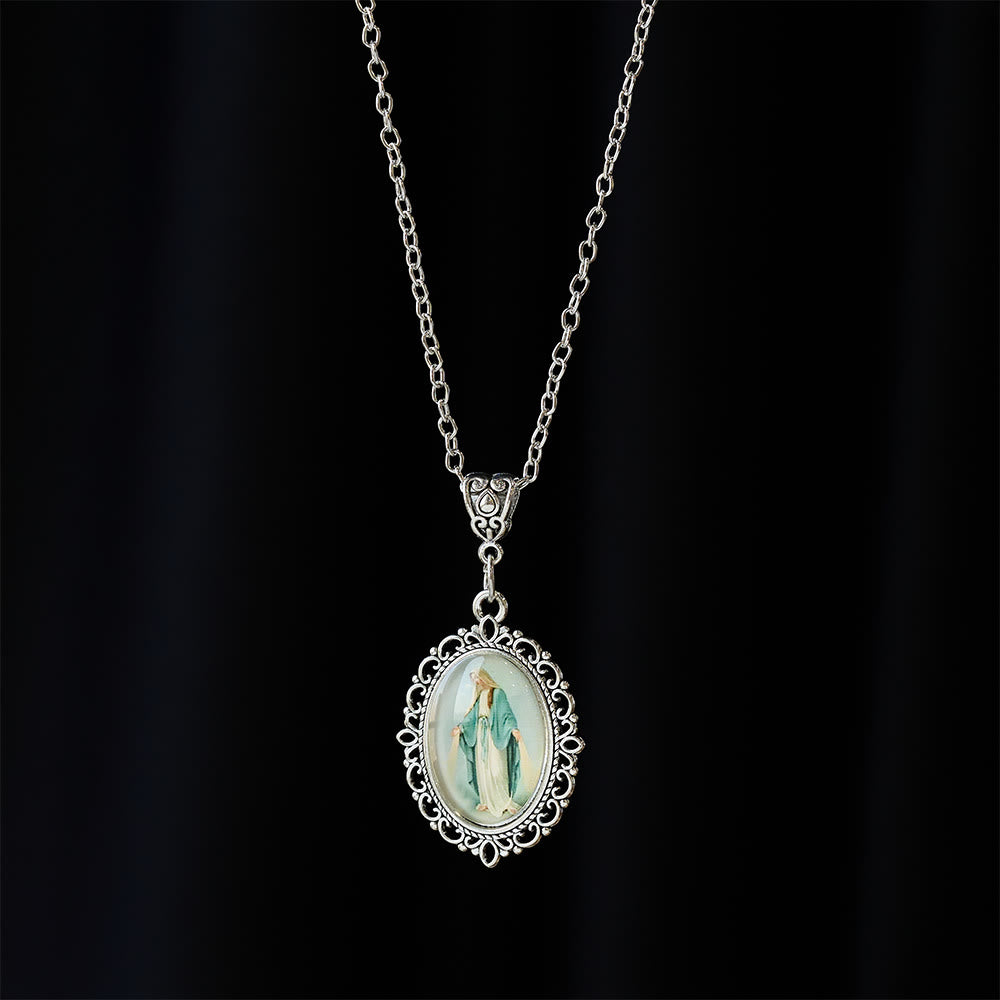 Christianartworkshop Collana con ritratto della Madonna in filigrana: simbolo di grazia sacra e luce divina - image 1