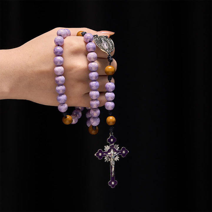 Christianartworkshop Rosario devozionale in vetro viola con medaglia e crocifisso della Madonna. - image 1