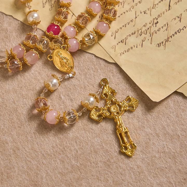 Christianartworkshop Rosario devozionale in vetro rosa con medaglia della Madonna e crocifisso: amore sacro intessuto in un'elegante lavorazione artigianale. - image 7
