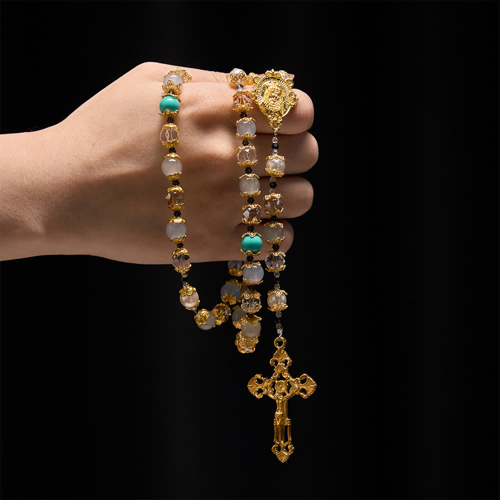 Christianartworkshop Rosario con perle di vetro blu, medaglia della Madonna e crocifisso: simbolo di grazia in ogni preghiera. - image 1