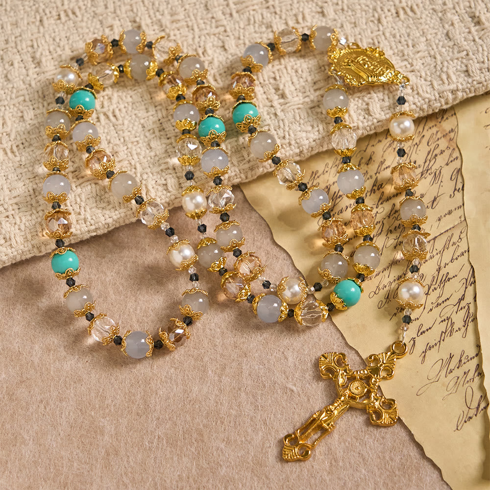 Christianartworkshop Rosario con perle di vetro blu, medaglia della Madonna e crocifisso: simbolo di grazia in ogni preghiera. - image 2
