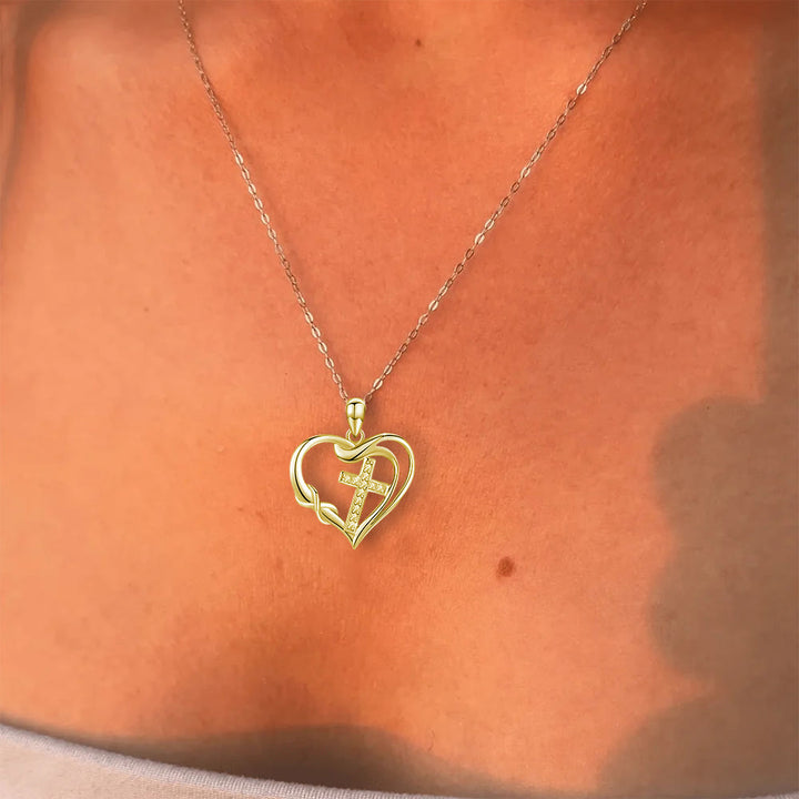 Christianartworkshop Collana Cuore e Croce: Devozione ed Eleganza senza tempo - image 6
