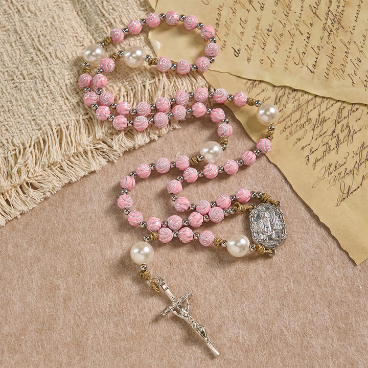 Christianartworkshop Rosario di petali di rosa colmo di grazia: un simbolo sacro per la preghiera e la riflessione. - image 3