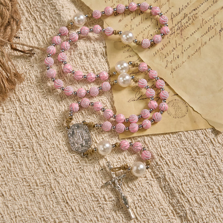 Christianartworkshop Rosario di petali di rosa colmo di grazia: un simbolo sacro per la preghiera e la riflessione. - image 4
