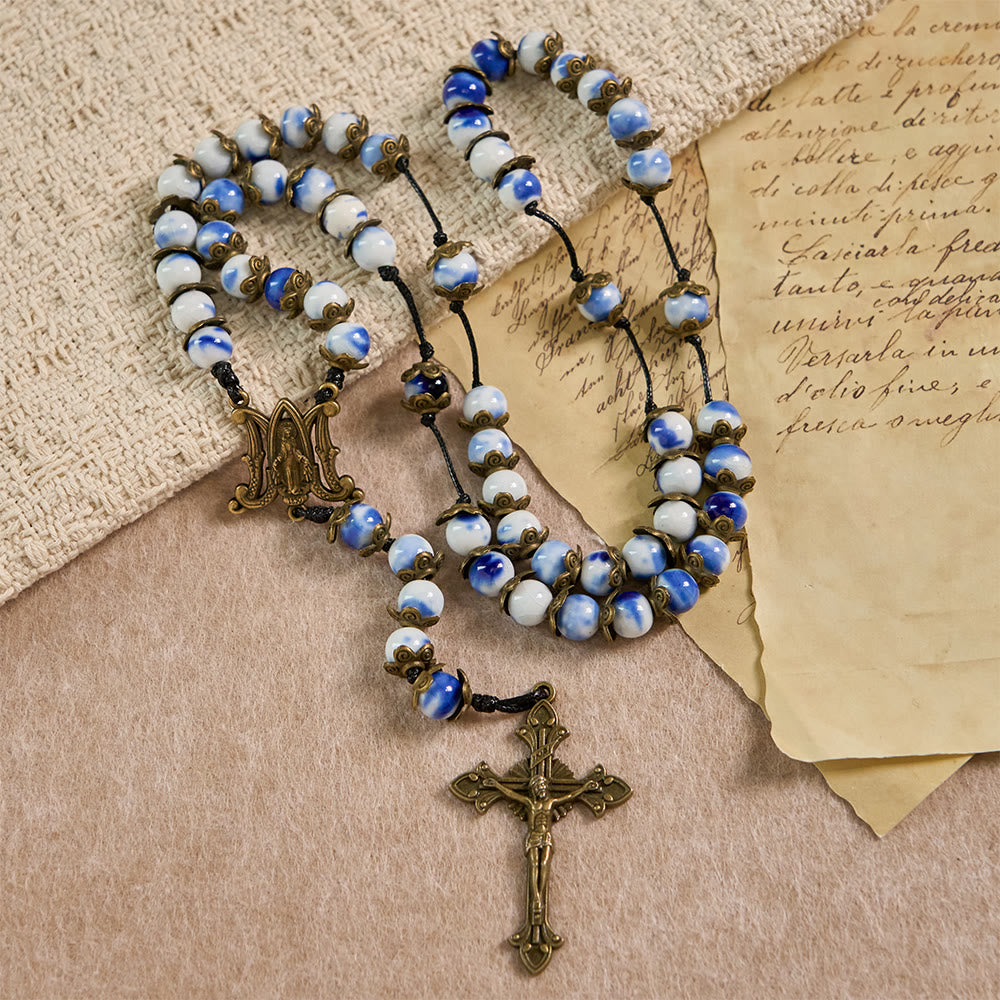 Christianartworkshop Rosario con perline blu e bianche e medaglia miracolosa: un simbolo di intercessione celeste. - image 4