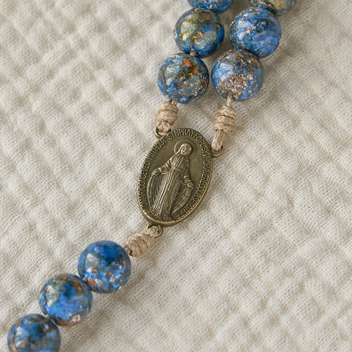 Christianartworkshop Rosario della Beata Vergine Maria dei Sette Dolori con perline dipinte a olio blu e medaglia della Madonna - image 4