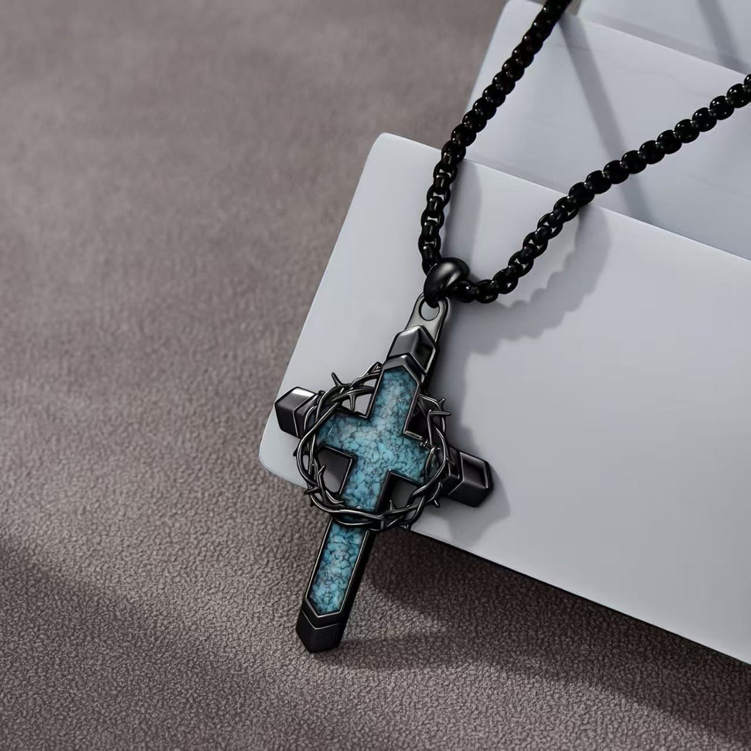 Collana con ciondolo a croce intarsiata e avvolta da spine, Christianartworkshop : simbolo dell'amore sacrificale di Cristo. - Nero - image 0