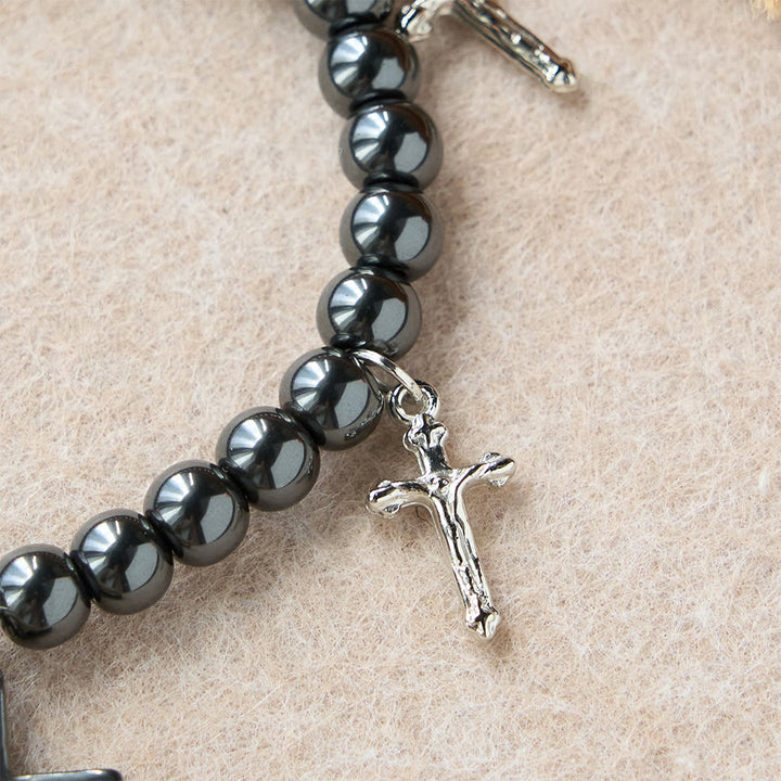 Christianartworkshop Bracciale con croce in ematite e mini ciondoli a croce: simbolo di protezione divina e fede. - image 4