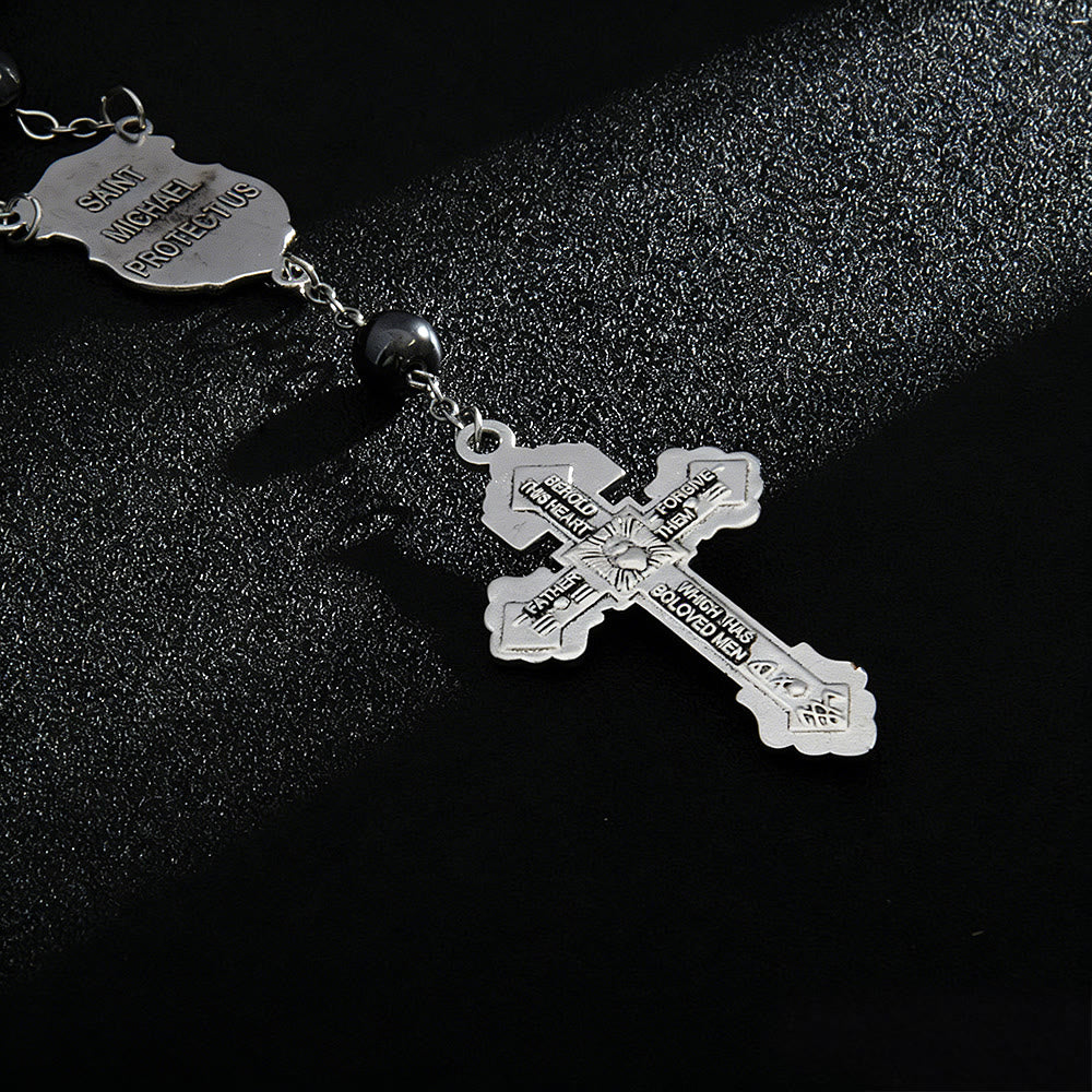 Ciondolo a forma di auto in ematite con medaglia di San Michele e crocifisso, realizzato Christianartworkshop : un dono di protezione e forza divina. - image 6