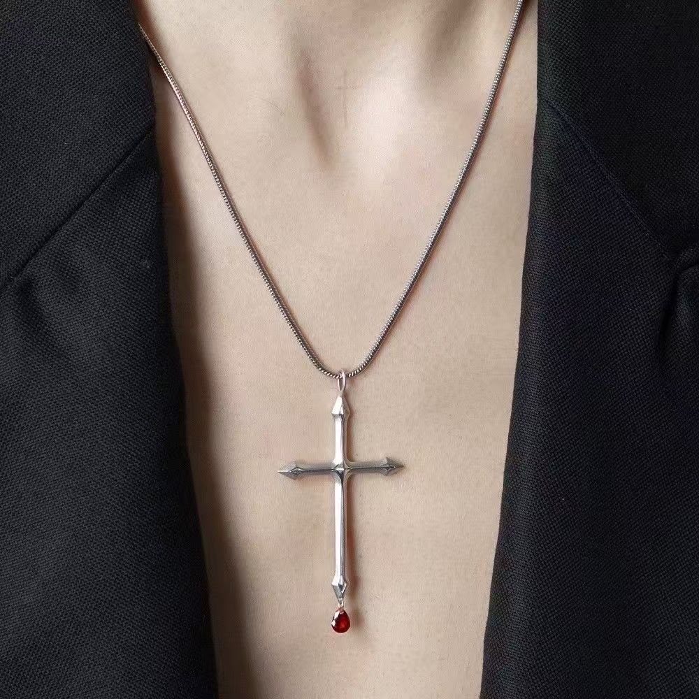 Christianartworkshop Collana con croce e spada, con goccia di zircone rosso: un sacro ricordo per i credenti - image 1