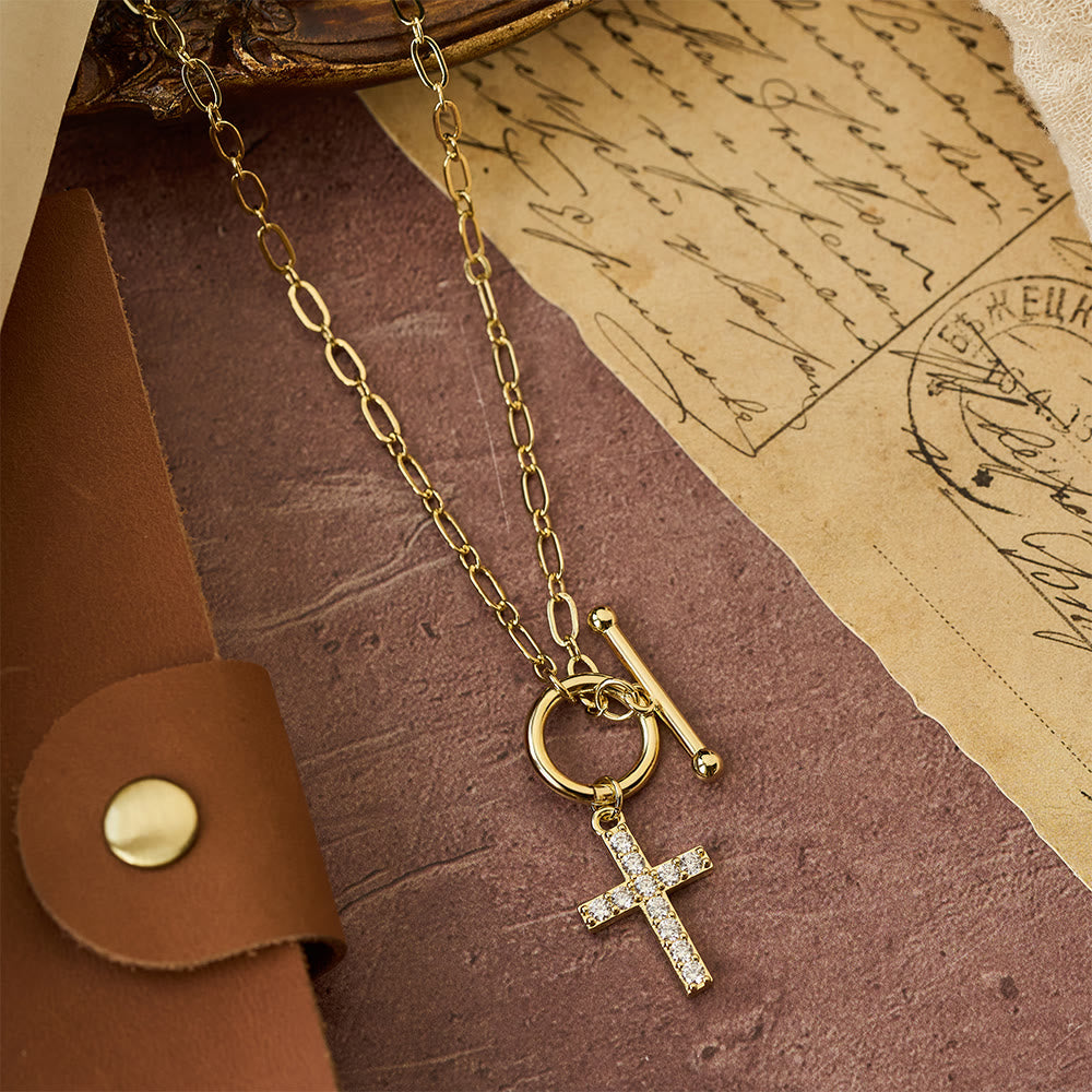 Christianartworkshop Collana con croce a moschettone e pavé di zirconi: simbolo di fede sacra e grazia senza sforzo - Croce con chiusura OT - image 0
