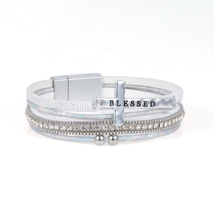 Christianartworkshop Bracciale in pelle a più strati con croce BLESSED e zirconi: simbolo di grazia divina e gioia spirituale. - Bianco - image 8