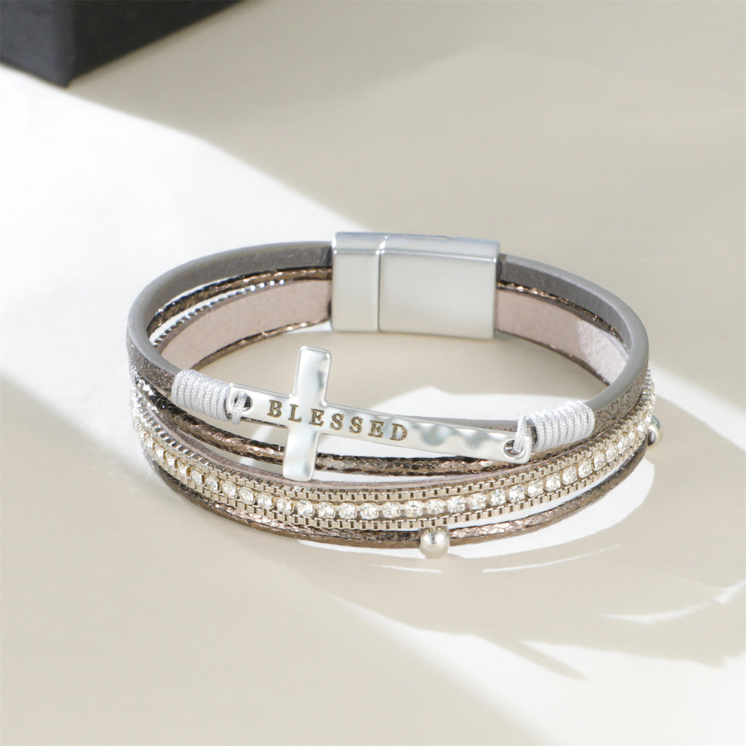 Christianartworkshop Bracciale in pelle a più strati con croce BLESSED e zirconi: simbolo di grazia divina e gioia spirituale. - image 12