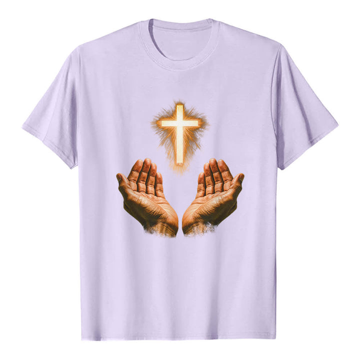 Christianartworkshop Maglietta premium con la croce di Gesù tra le mani - Viola - 2XL - image 0