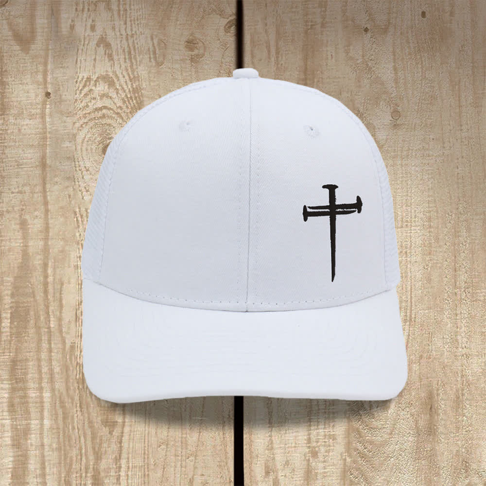 Christianartworkshop Cappellino da camionista minimalista con croce ricamata a chiodi - Tutto bianco - image 1