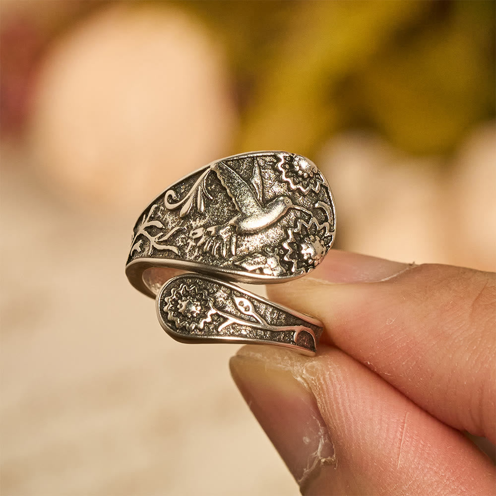 Anello regolabile con colibrì e spirito santo Christianartworkshop : emblema di grazia divina e gioia naturale. - image 1