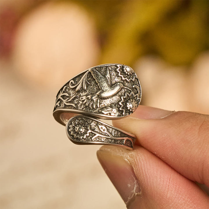 Anello regolabile con colibrì e spirito santo Christianartworkshop : emblema di grazia divina e gioia naturale. - image 1