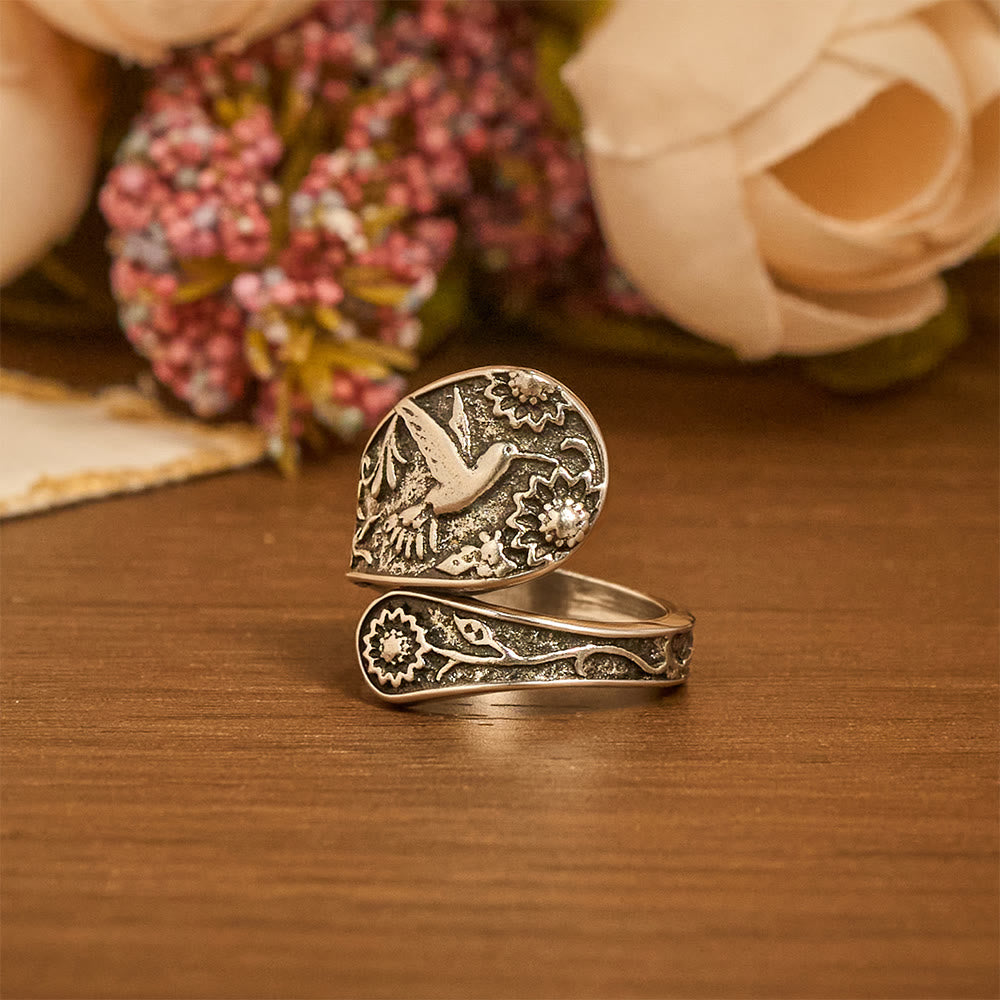Anello regolabile con colibrì e spirito santo Christianartworkshop : emblema di grazia divina e gioia naturale. - image 2
