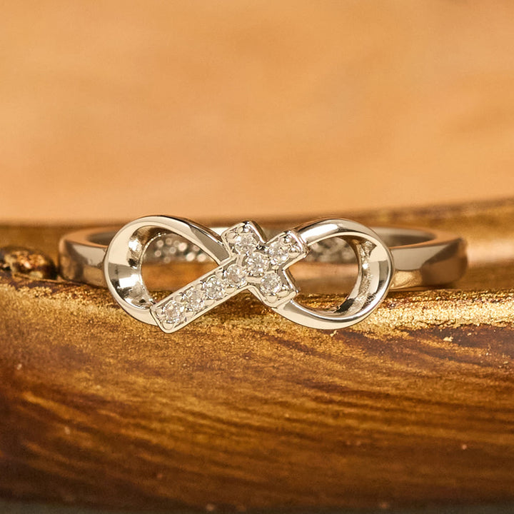 Anello aperto con elegante croce dell'infinito e incisione, Christianartworkshop : emblema di forza spirituale e guida divina. - image 2
