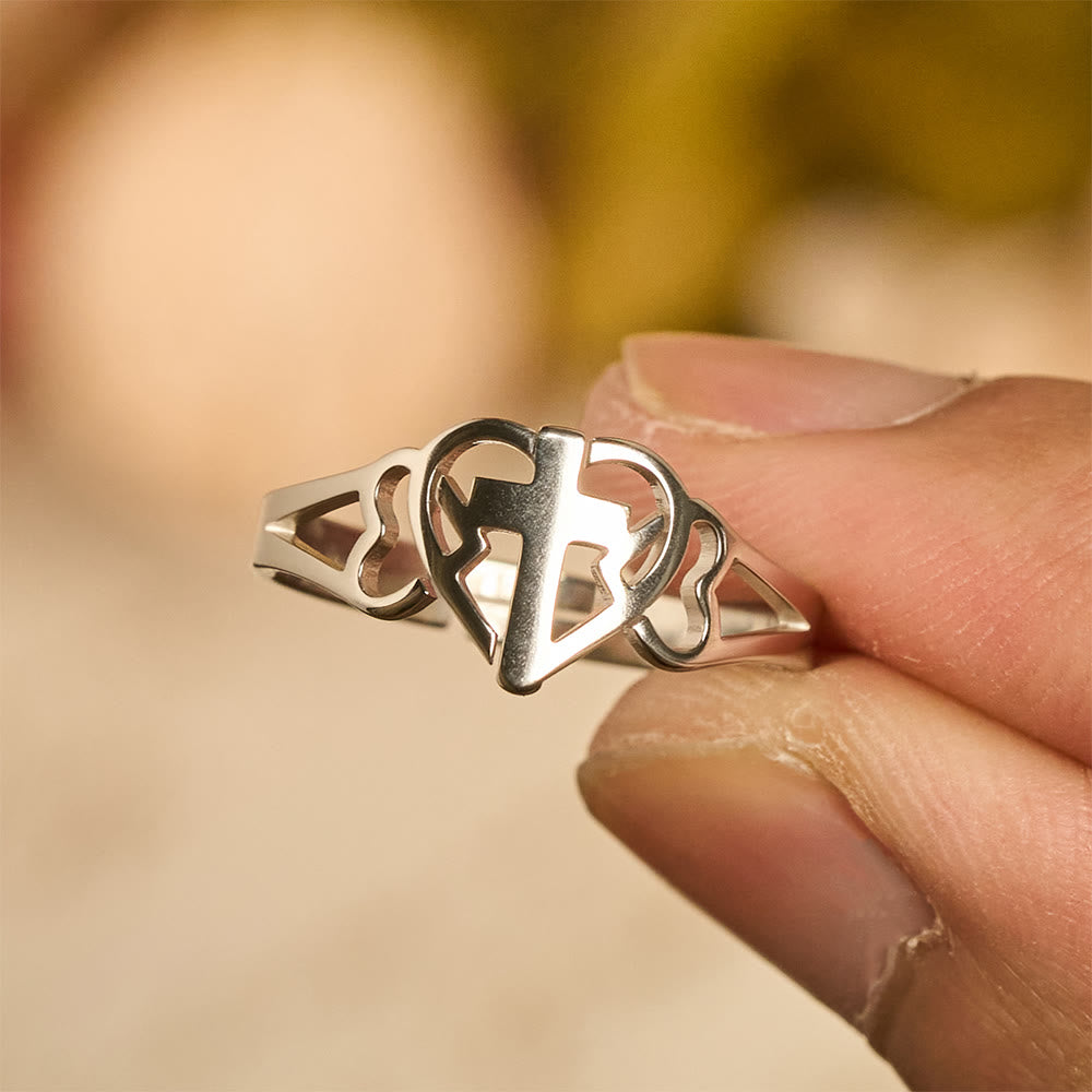 Anello regolabile con croce a cuore senza tempo Christianartworkshop : un dono di grazia e di intercessione divina. - Argento (adatto alle taglie americane 6-9) - image 7