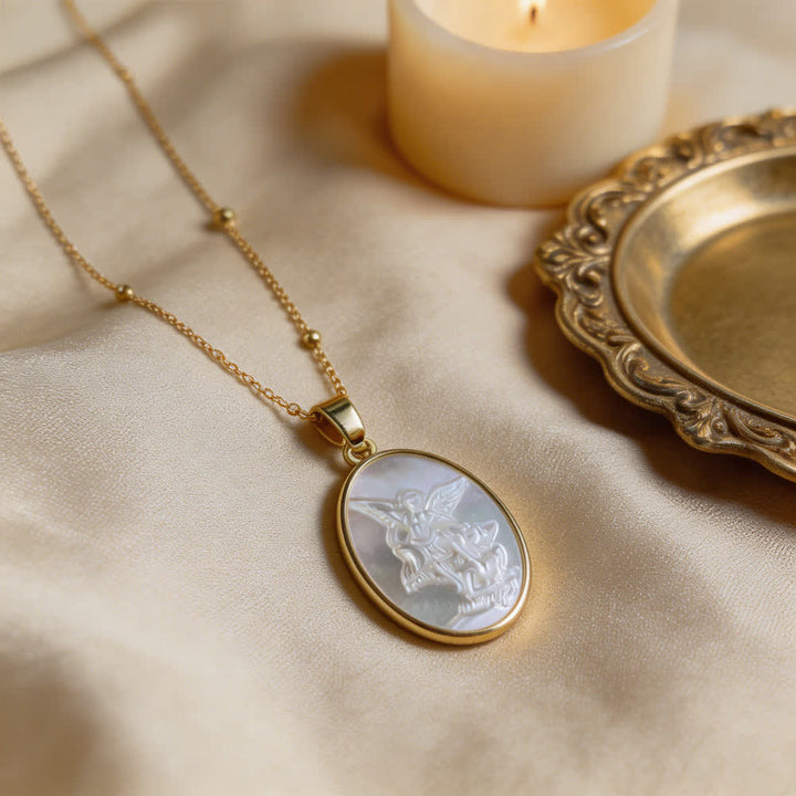 Christianartworkshop Collana con perle bianche naturali raffiguranti il ​​Sacro Cuore, Gesù, la Madonna e San Michele. - image 10