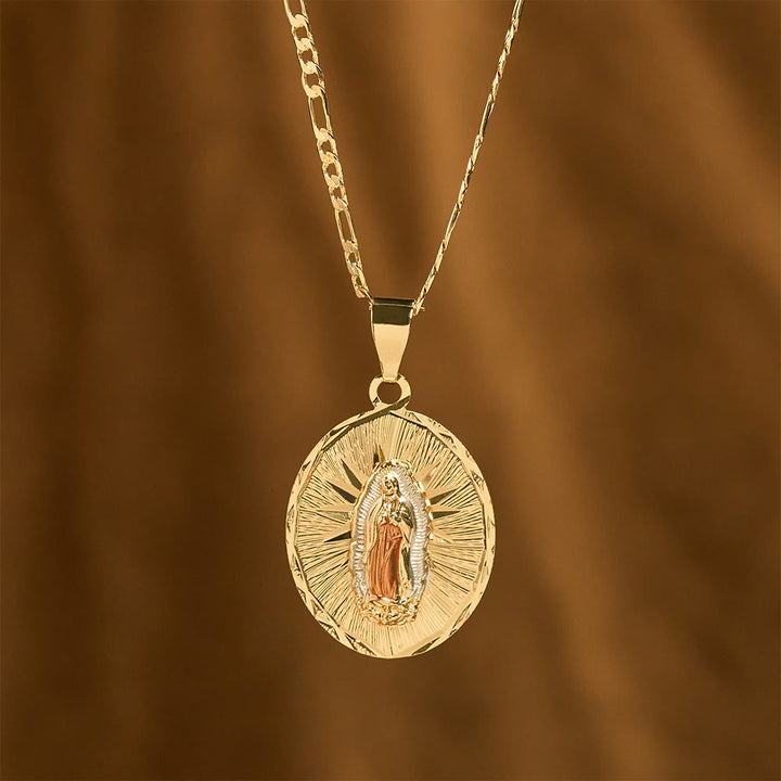 Christianartworkshop Collana con medaglione ovale della Vergine Maria in quattro stili diversi: un simbolo di benedizione celeste. - image 10