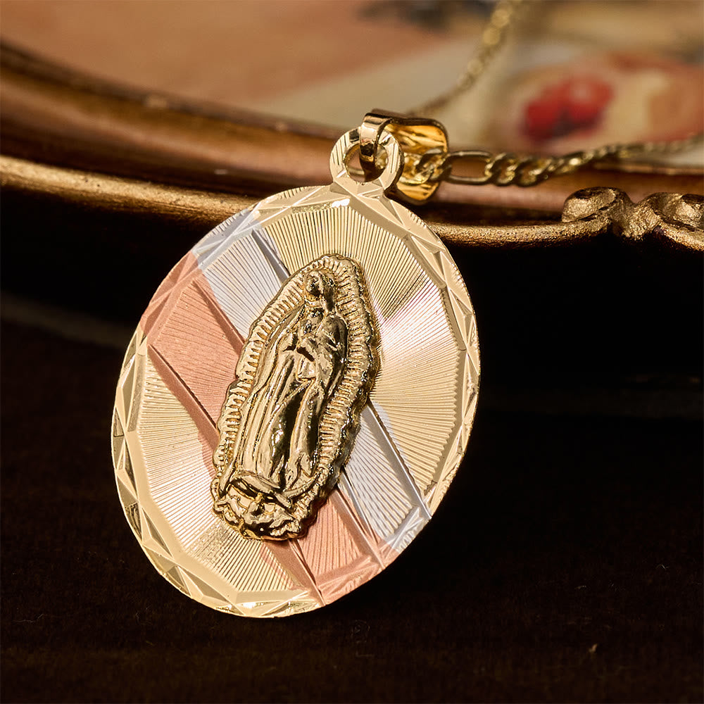 Christianartworkshop Collana con medaglione ovale della Vergine Maria in quattro stili diversi: un simbolo di benedizione celeste. - Nostra Signora A - image 0