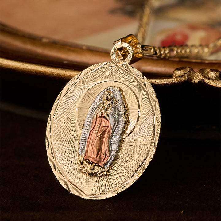 Christianartworkshop Collana con medaglione ovale della Vergine Maria in quattro stili diversi: un simbolo di benedizione celeste. - Nostra Signora D - image 13