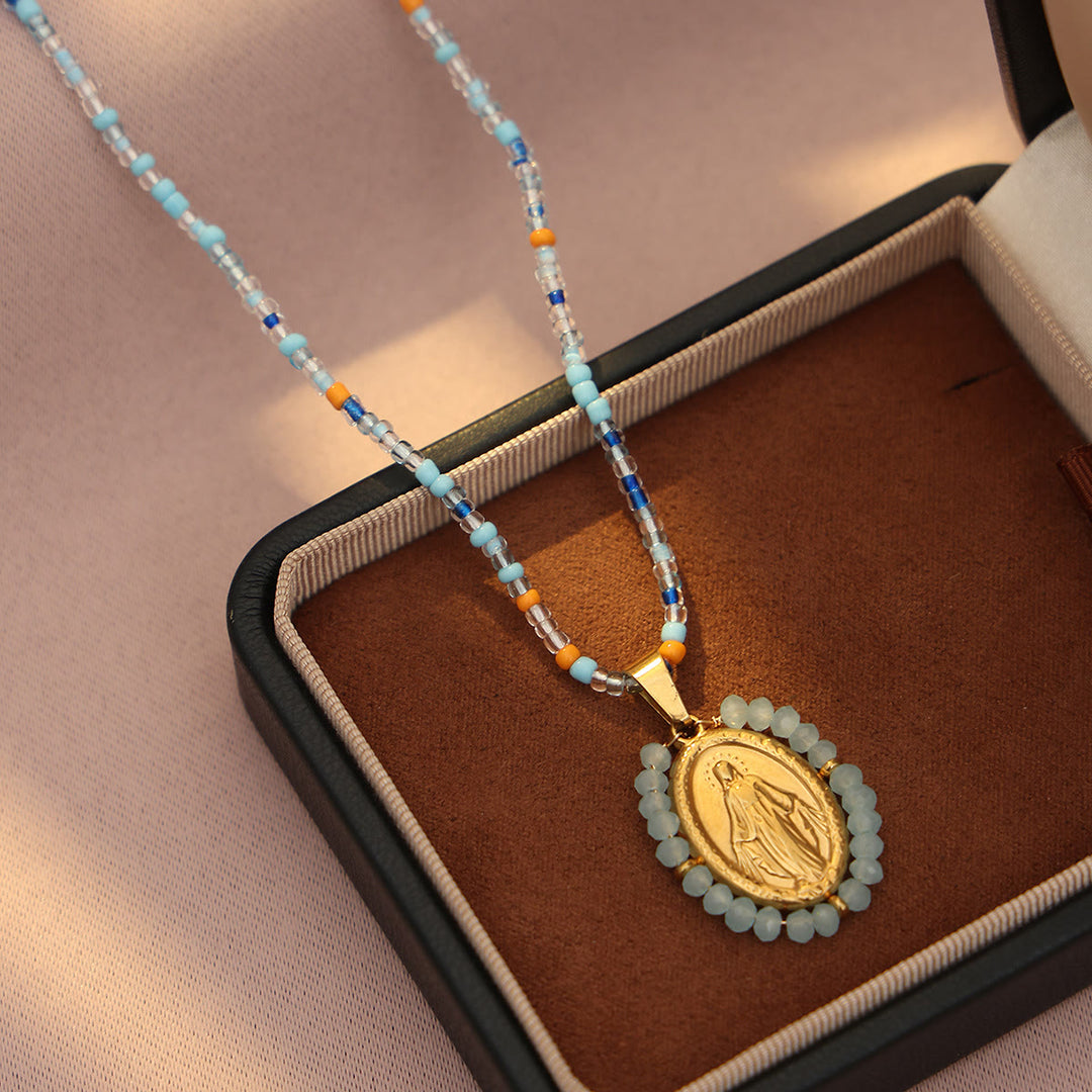 Christianartworkshop Collana con medaglia della Madonna con bordo di perline: emblema della devozione mariana - Blu - image 5