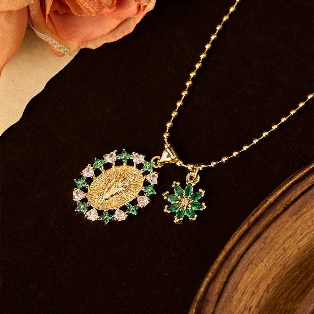 Christianartworkshop Set di collana con la Madonna e la croce alata, riccamente decorata: emblema di protezione spirituale. - image 11