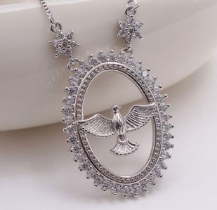 Christianartworkshop Collana con ciondolo ovale a forma di colomba con zirconi cubici: emblema della pace divina e dello Spirito Santo - Argento - image 2