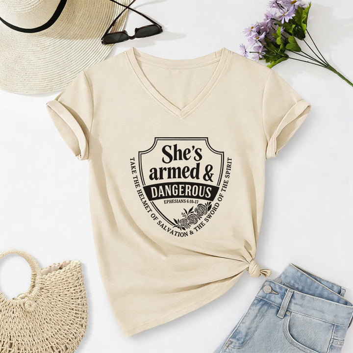 Christianartworkshop Maglietta casual con scollo a V "She's Armed & Dangerous" - Beige - 2XL - image 6