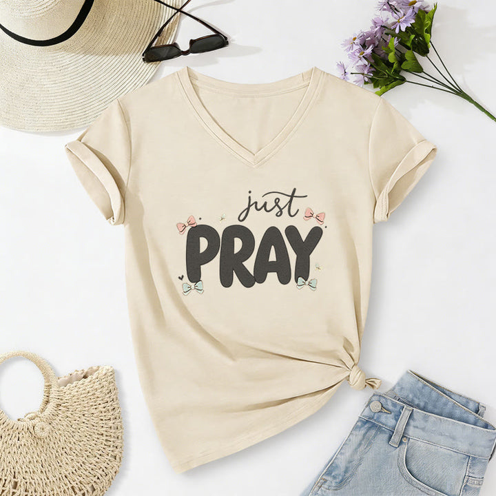 Christianartworkshop Maglietta casual con scollo a V Just PRAY - Beige - 2XL - image 6