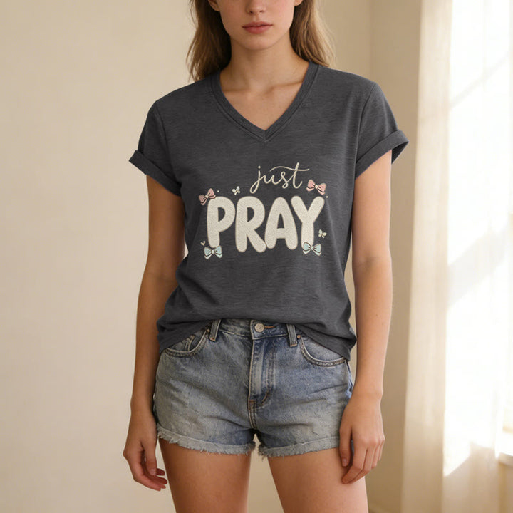 Christianartworkshop Maglietta casual con scollo a V Just PRAY - image 23