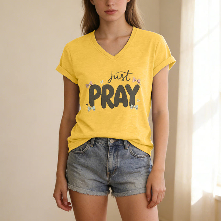 Christianartworkshop Maglietta casual con scollo a V Just PRAY - image 9