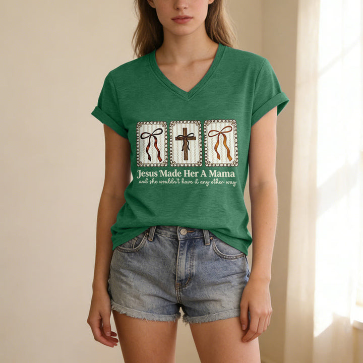 Christianartworkshop Maglietta casual con scollo a V "Jesus Made Her A Mama" - image 15