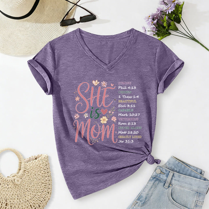 Christianartworkshop T-shirt casual con scollo a V "SHE Is MOM" - Viola - 2XL - image 16