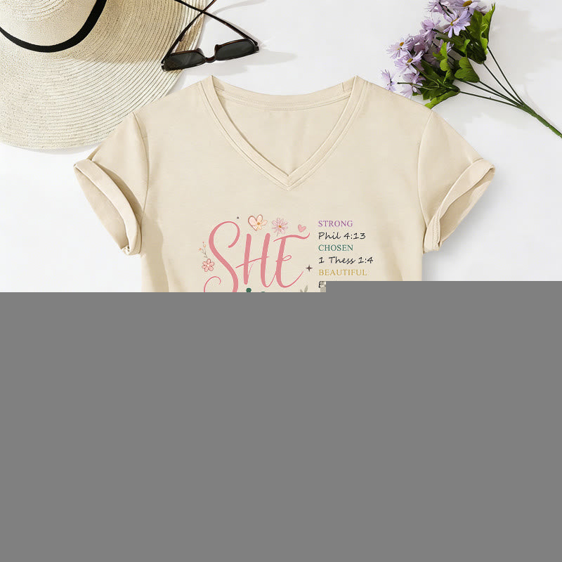 Christianartworkshop T-shirt casual con scollo a V "SHE Is MOM" - Beige - 2XL - image 0