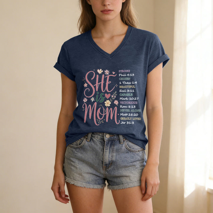Christianartworkshop T-shirt casual con scollo a V "SHE Is MOM" - image 19